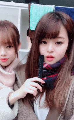搞笑gif图:为什么同学们都这么的怕我呢,真是奇了怪了