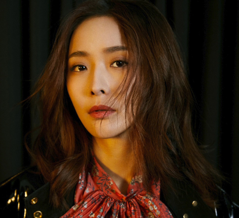 李曼化身唯一清纯女主 《怒海潜沙》带你找"三叔"