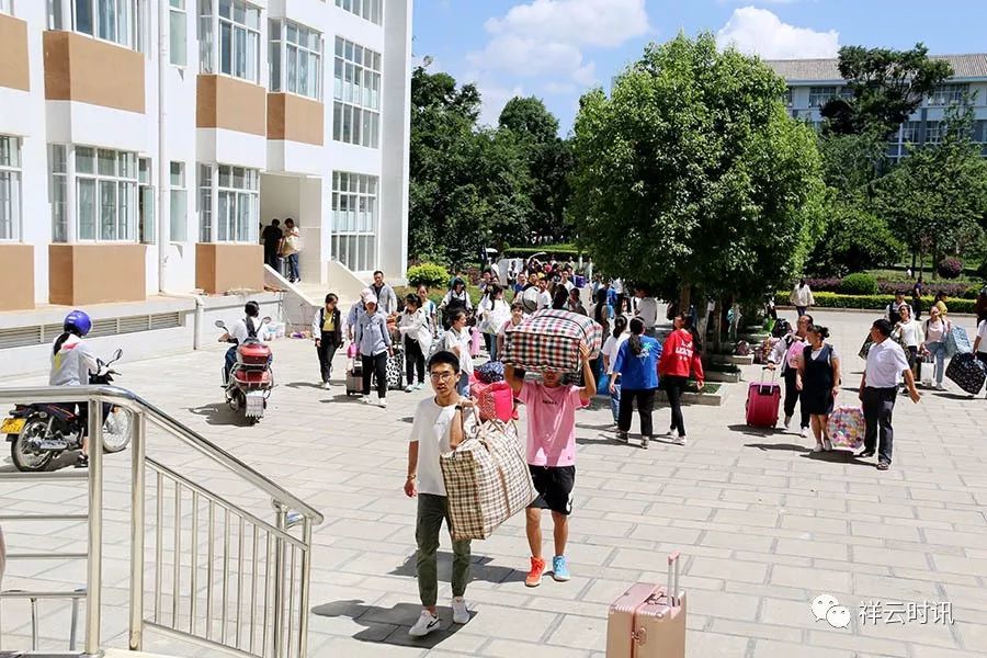 祥云一中为祥云四中的考生精心准备了127间宿舍,并为他们提供了两间