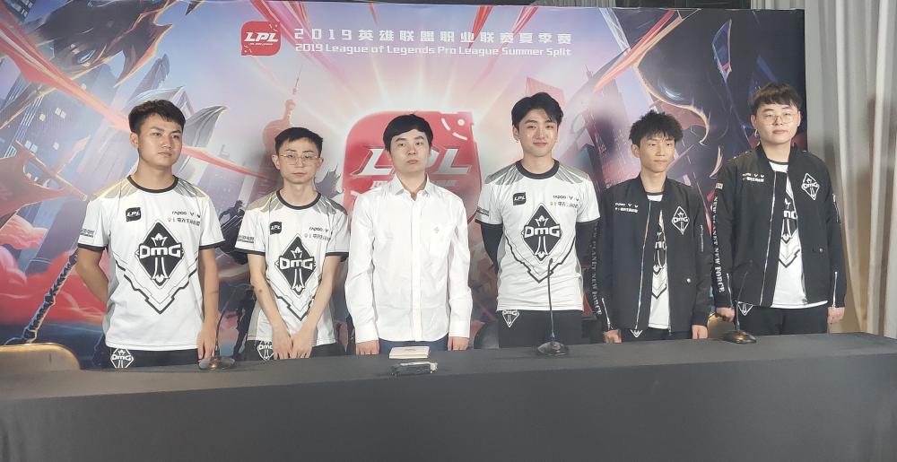 新赛季hudie(刘彦住)和kryst4l(杨藩)从ss战队纷纷转会来到omg战队
