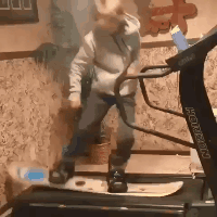 搞笑gif:大哥你扭的比这些妹子还妖!