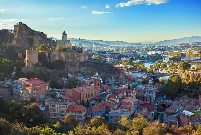 世界最值得移民国家,2千买豪车5万买别墅,你知