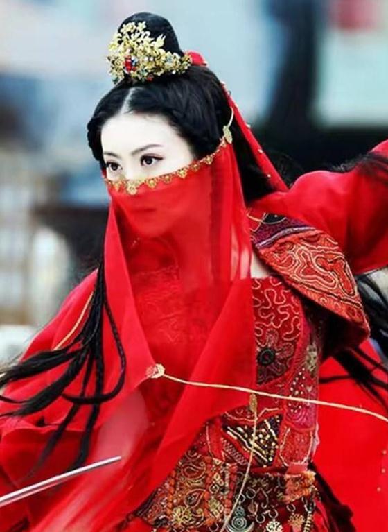 景甜出道很多年了,但是她的古装扮相看起来却依旧美丽