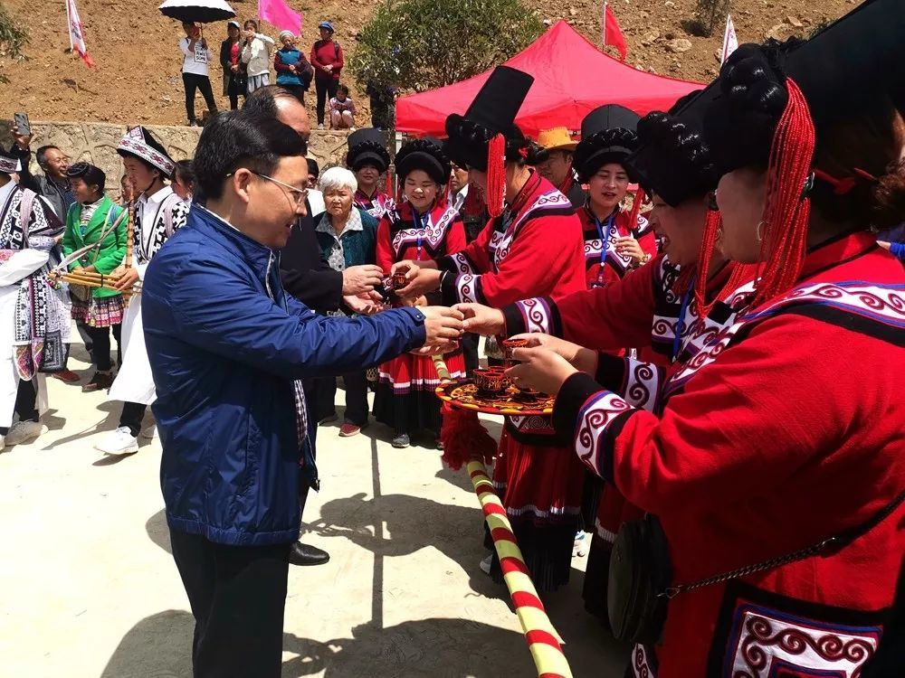 永善2019马楠花山节引来数万人狂欢,看看现场有多火爆