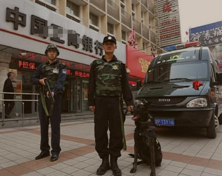 同样是武装押运,为什么运钞车使用霰弹枪,而高考试卷用步枪?