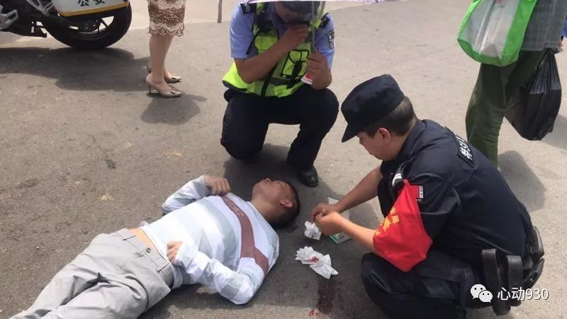凯里一男子突然倒地口吐鲜血,幸好有他们!