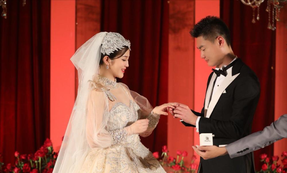 百米婚纱照_婚纱照风格(3)