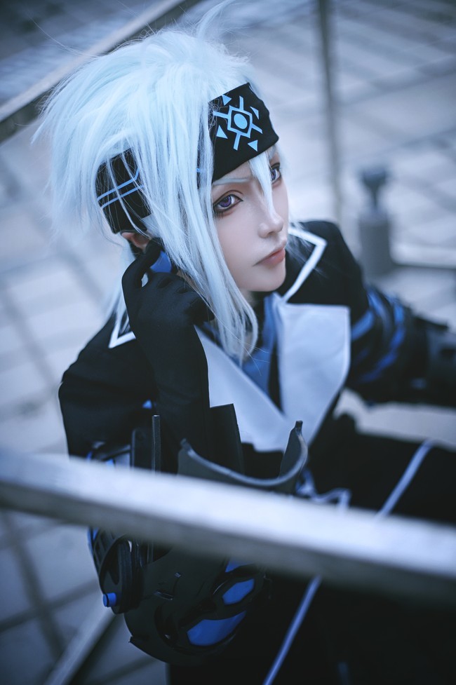 凹凸世界—生还者格瑞:cos