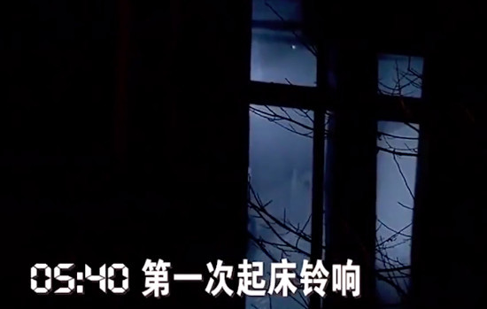 每年考上清华北大超100人的衡水中学,学生一天