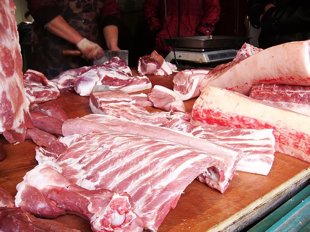 在菜市场,猪肉跟牛肉的摆放位置怎么不是放一起?很多人都上当了