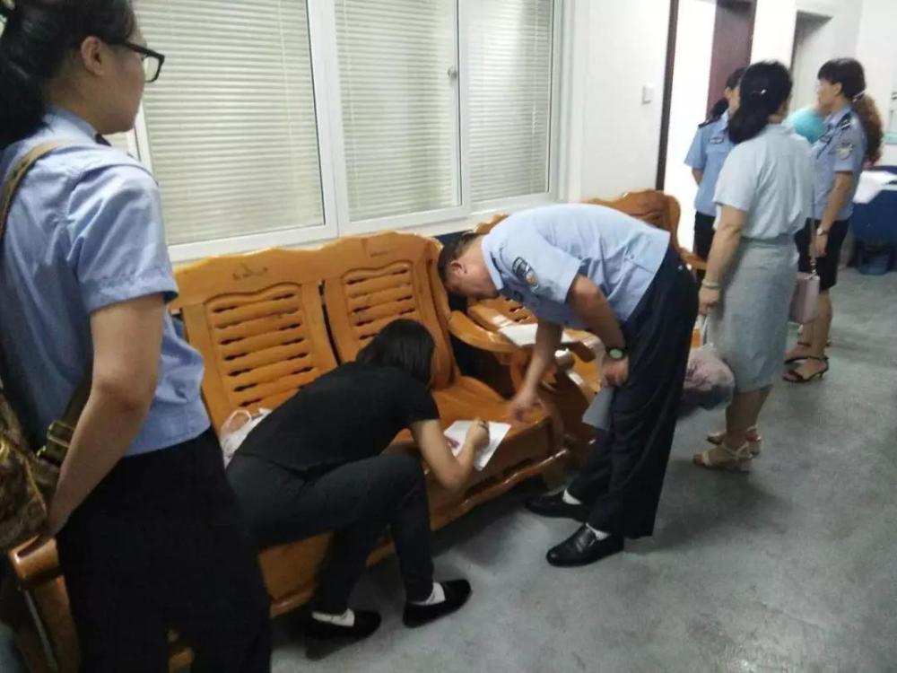 3.3柳州文昌桥事故案女犯罪嫌疑人被逮捕