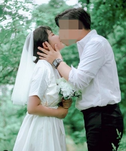 已故崔真实17岁女儿与男友照片被媒体误报结婚当事人愤怒回应 看点快报