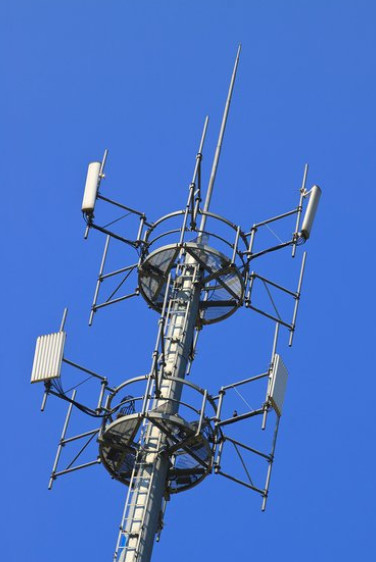 手机信号满格而网络很慢,除了基站原因外,sim卡也可能