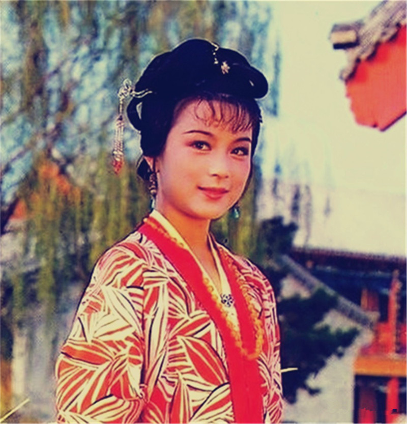 87版《红楼梦》罕见试妆照与定妆照,秋桐也曾挑战过林黛玉一角