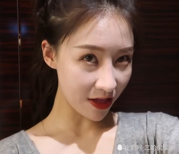 温婉终于素颜面对镜头,看到妆前vs妆后差距,网友:天使