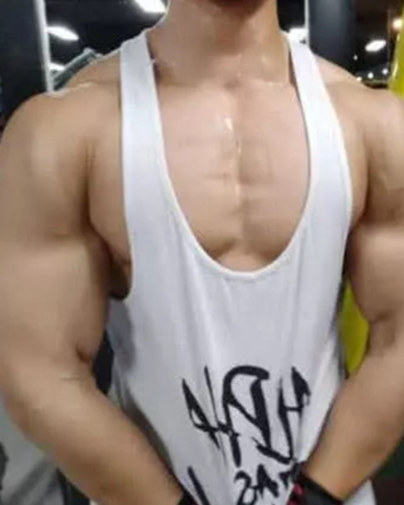 霍尊因相貌被批太娘?见到他的肌肉照片后,网友:竟有一