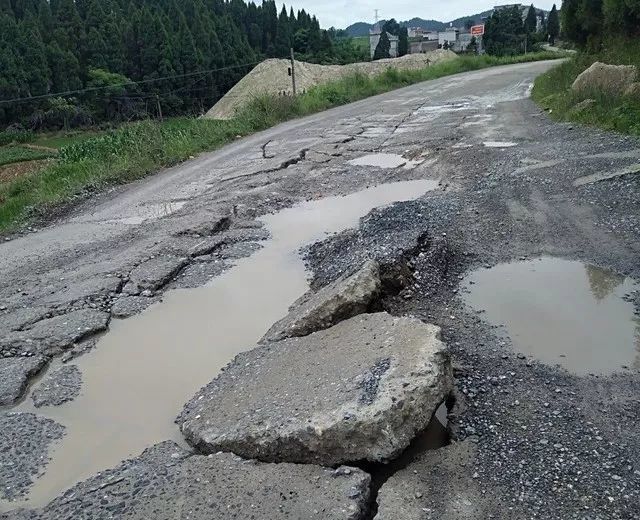 马坪公路坑坑洼洼,丁洞公路隆回段能否2019年底通车!