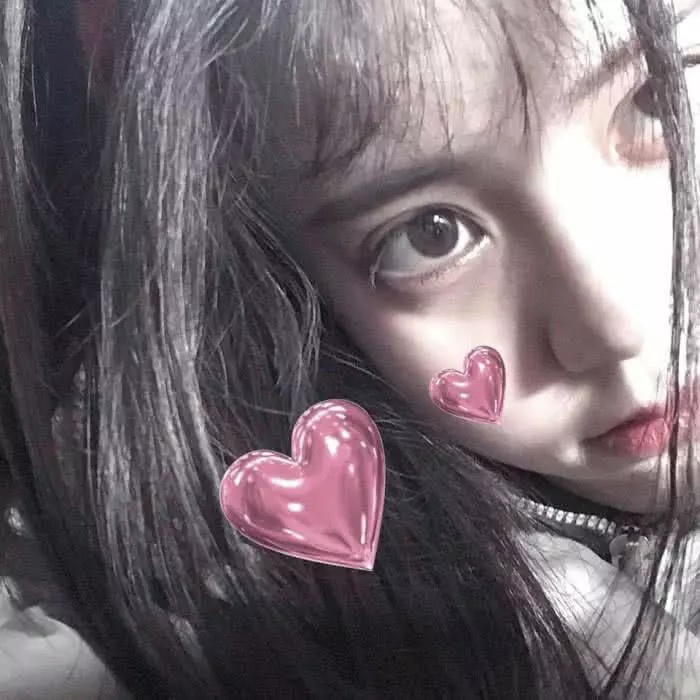 ins·高冷范·女生头像:不闻不问不在意,不冷不热不动情