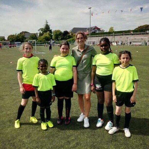 法国女足前国脚想来中国踢球:我70%的队友需