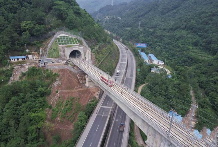 高铁,火车,机场,江油市