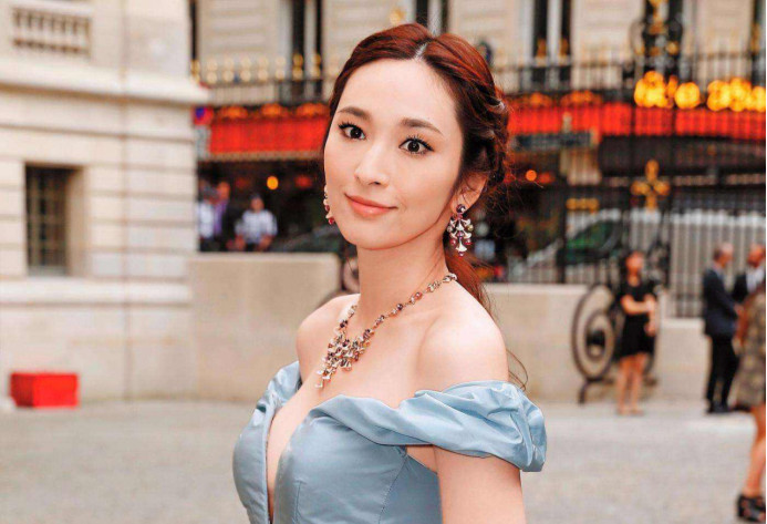 吴佩慈比基尼内衣_吴佩慈性感诱人内衣(2)