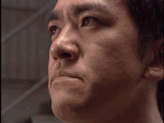 那你就太天真了,因为他也是靠意念变身的