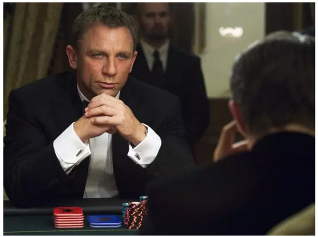 54年后特工007穿越来京