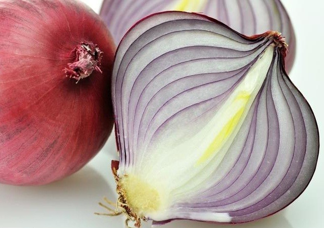 洋葱号称"蔬菜皇后",它到底有什么功效?怎么吃最科学?