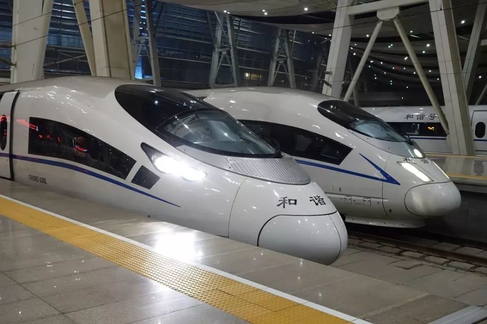 crh380c型动车组是在crh3c,crh380bl基础上研发的新一代高速动车组