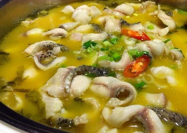 重庆大厨:酸菜鱼最"正宗"的做法,鱼上浆,油要香,酸辣又爽口