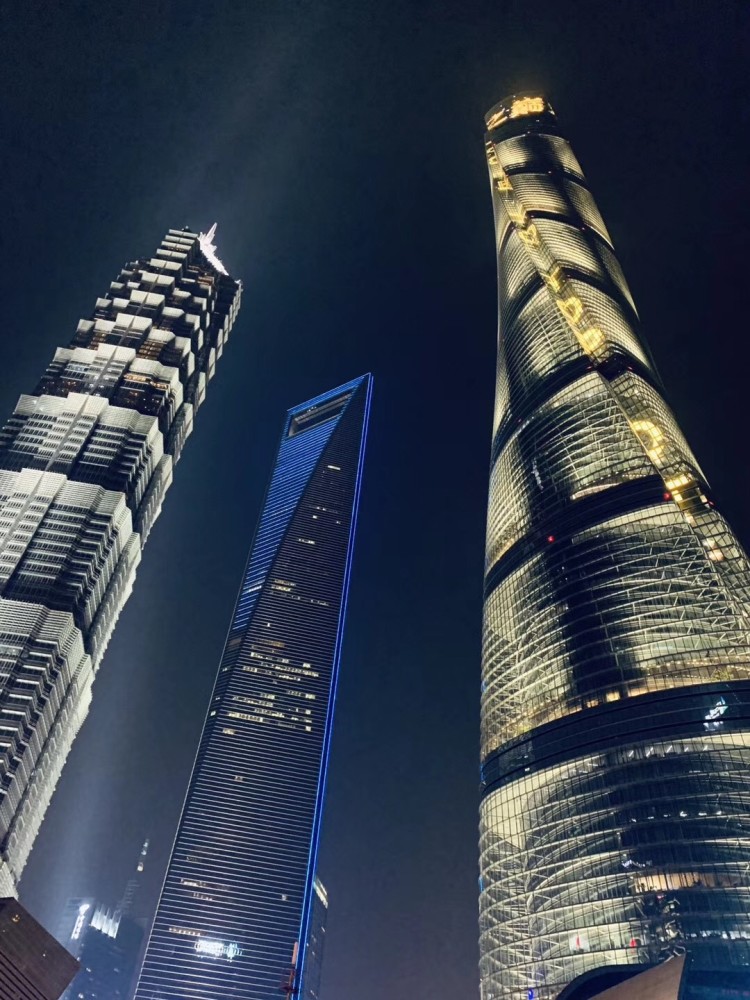 中国第一高楼,上海之巅门票180元,到底值不值?