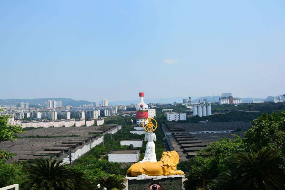 酒都-宜宾房价比长宁贵,79分钟到成都,未来房价涨or跌