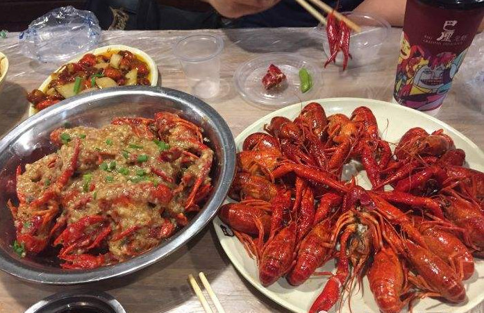 大排档师傅:夜宵的小龙虾,这3种别瞎吃!肚子遭殃,我们
