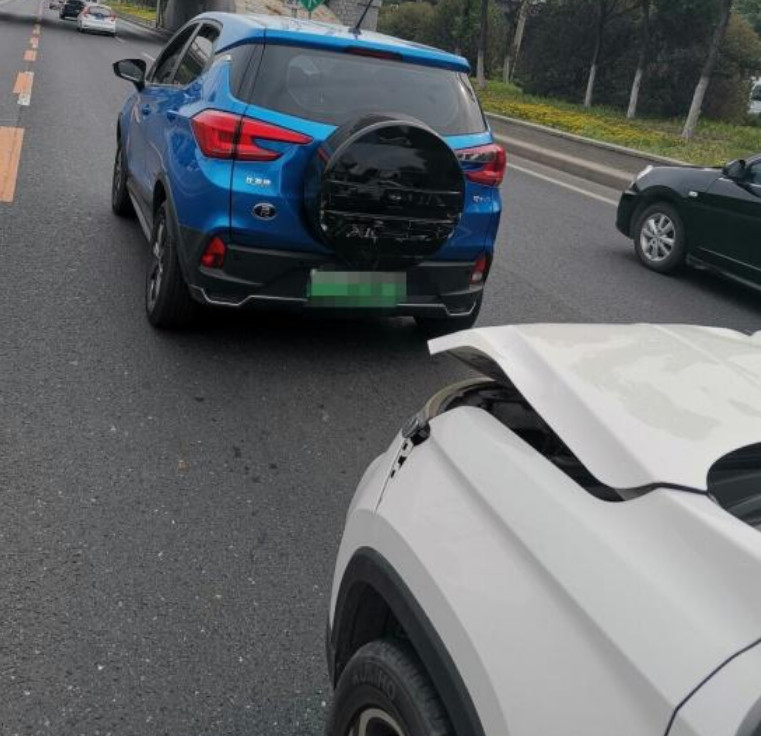 撞车,追尾,比亚迪,吉利,宝骏