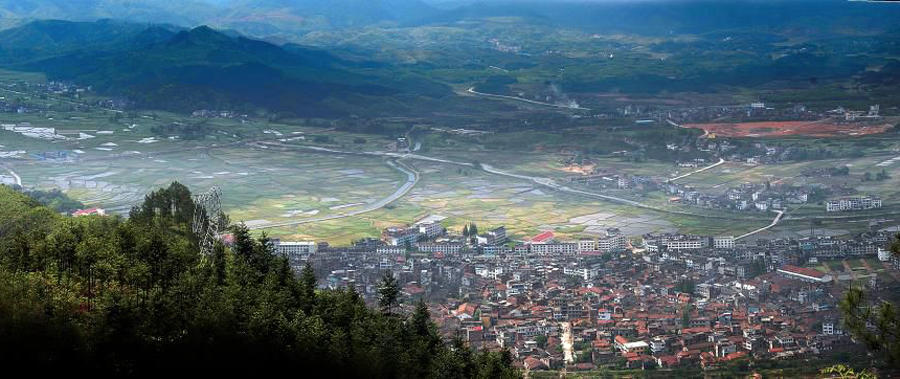 浙江衢州江山市最大的农村集市,是江山南大门,入选全国重点镇