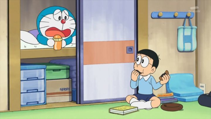 大雄去上学的时候,你知道哆啦a梦在干什么吗,网友:调戏小猫咪