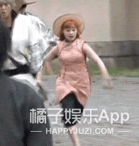 再加上骨骼自然发育,相比几年前,少了一点儿纤细透明感…当然也是漂亮