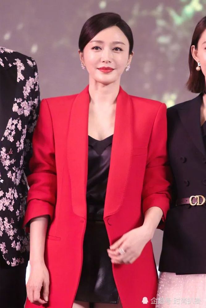 张天爱秦岚同台 一个夸张鲜活一个气场强却好卡粉