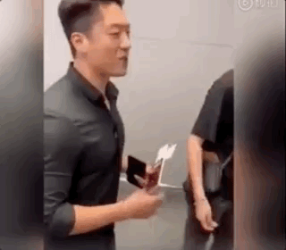 凌潇肃机场被拍: