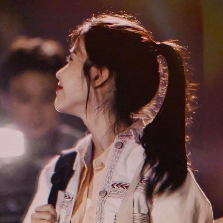 霸气伤感雅痞女生头像