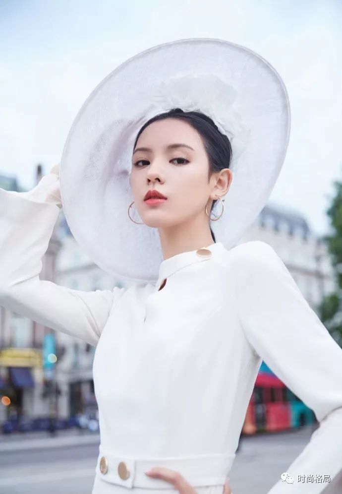 是不是你也要别张予曦的颜值和气质给惊艳到了呢?