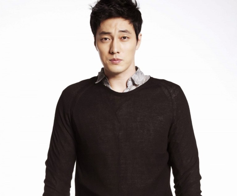 苏志燮于1977年11月4日出生于韩国首尔,身高185cm,是一位著名的韩国
