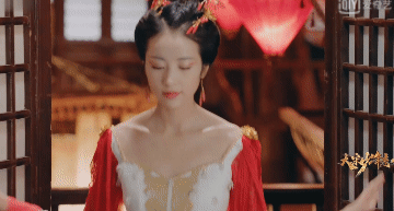 女主 赵简(周雨彤 饰)是青楼的花魁