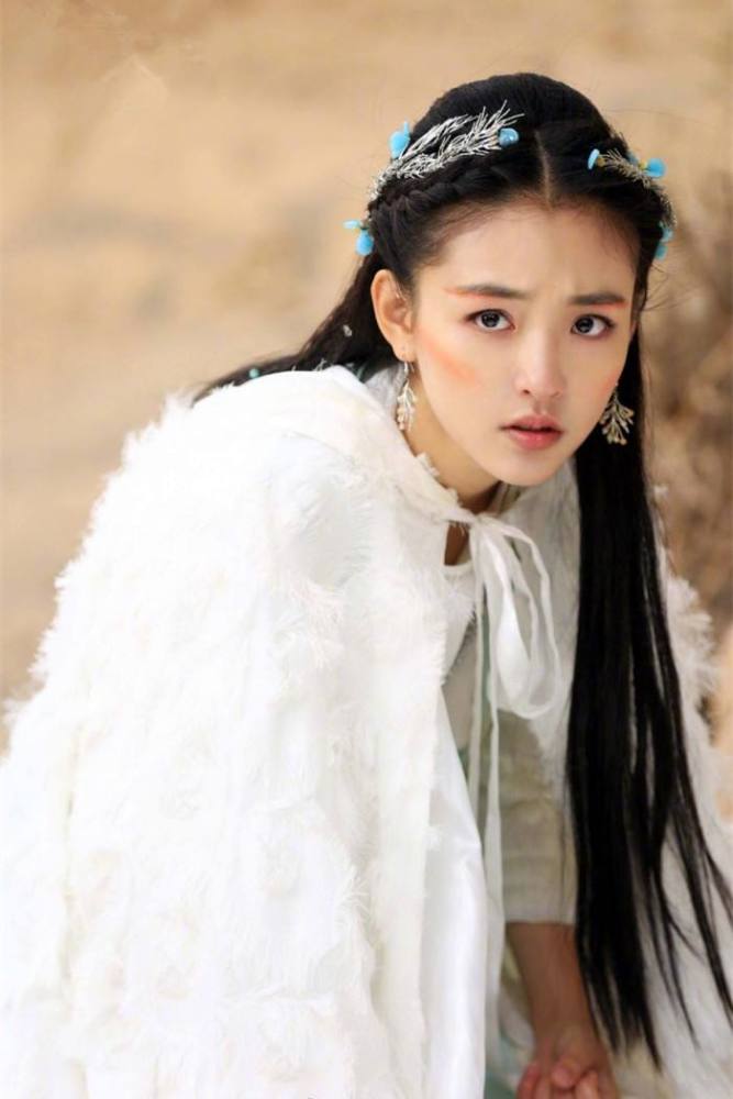 吴倩在《择天记》中饰演的白落衡,这个名字小编觉得是最好听的,妖族的