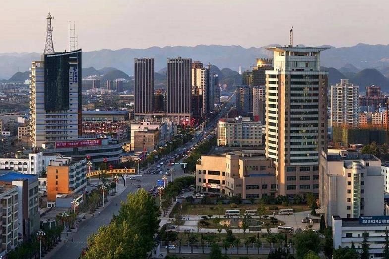 贵e兴义2022年通高铁,贵州最晚通高铁的城市,你来过这里吗