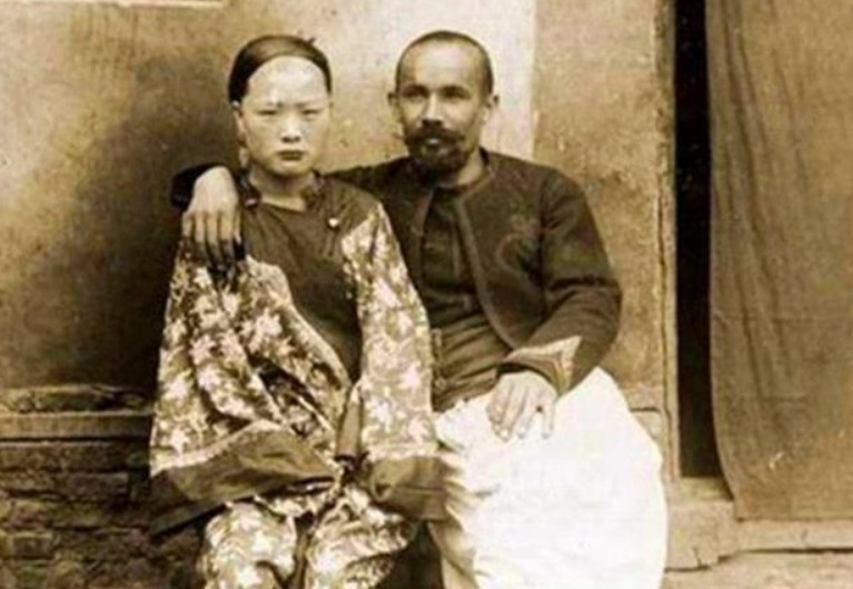 清朝老照片:图二是醇亲王的侧福晋,最后一张是真实的小燕子