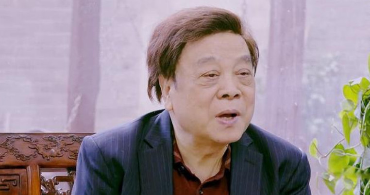 赵忠祥豪宅曝光:到处都是字画古董,还有"后花园"网友:有钱人