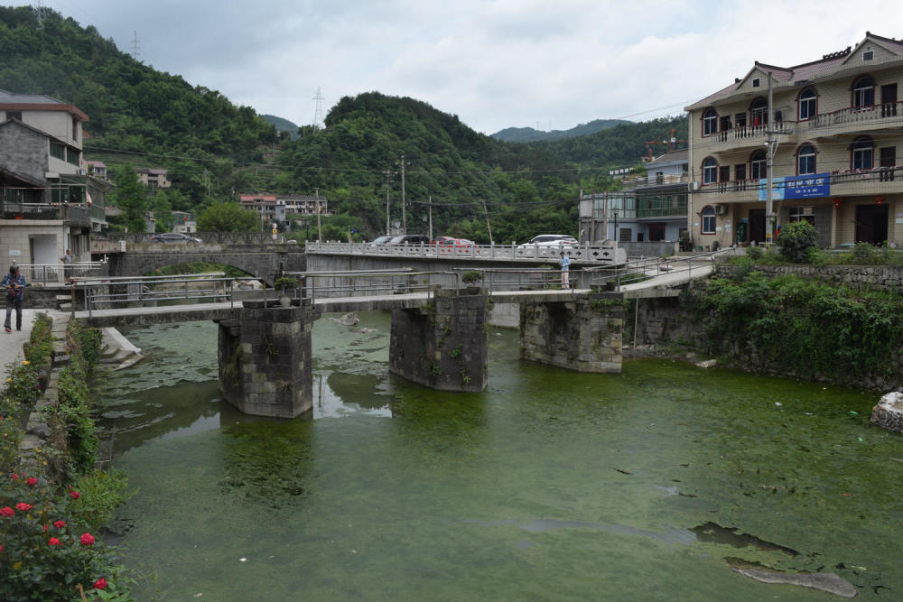 三人之行在绍兴·嵊州谷来马村品济桥