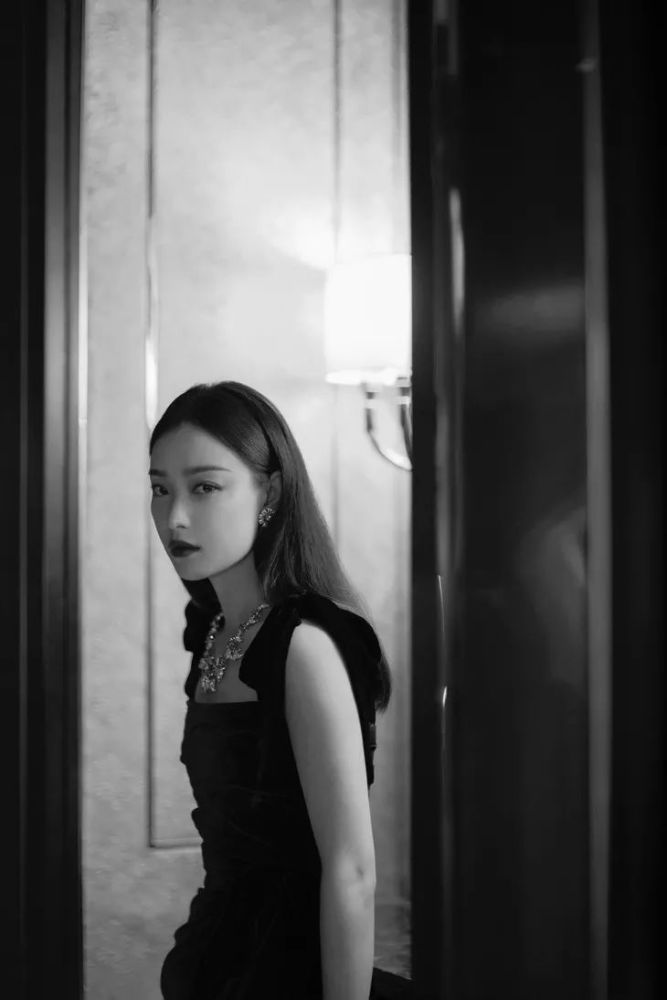 倪妮的浓妆有多美,素颜就有多绝