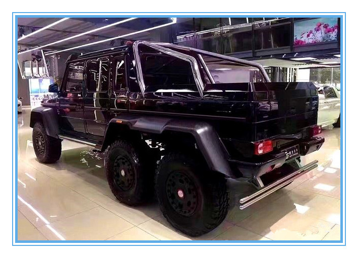 土豪级皮卡,奔驰g63 amg6x6,网友:拉两袋水泥而已